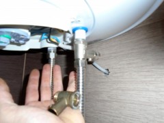 Oseća se jak miris iz bojlera