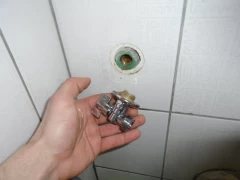 Zamena slavine Zamena slavine
